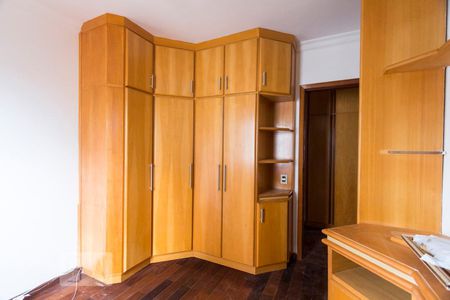 Apartamento à venda com 135m², 4 quartos e 2 vagasQUARTO 2