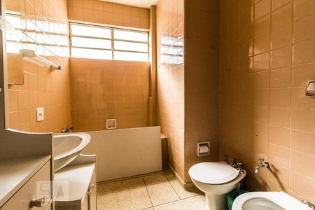 Banheiro de apartamento à venda com 3 quartos, 135m² em Barra Funda, São Paulo