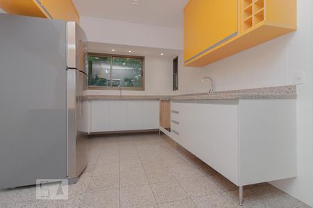 Apartamento à venda com 225m², 4 quartos e 4 vagasCozinha