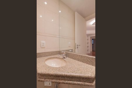 Apartamento à venda com 225m², 4 quartos e 4 vagasSuíte 2