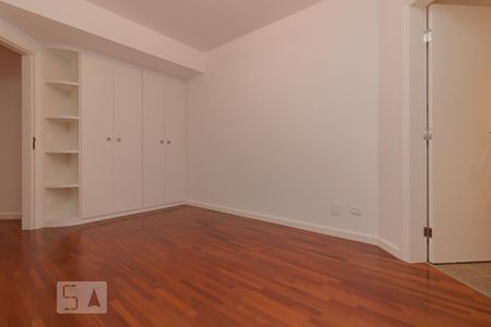 Apartamento à venda com 225m², 4 quartos e 4 vagasQuarto suíte 2