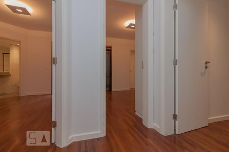 Apartamento à venda com 225m², 4 quartos e 4 vagasCorredor