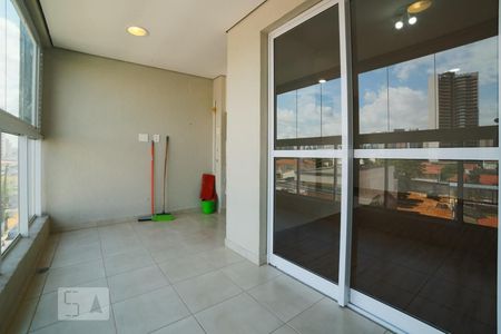 Apartamento à venda com 57m², 2 quartos e 1 vaga Apartamento à venda com 57m², 2 quartos e 1 vagaVaranda