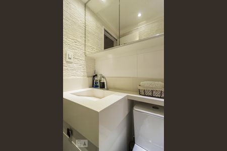Banheiro de apartamento à venda com 2 quartos, 56m² em Lapa, São Paulo