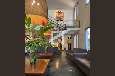 Hall de entrada de apartamento à venda com 1 quarto, 60m² em Copacabana, Rio de Janeiro