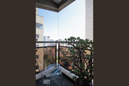 Apartamento à venda com 240m², 3 quartos e 3 vagasVaranda da Suíte 2