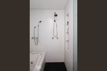 Apartamento à venda com 240m², 3 quartos e 3 vagasBanheiro da Suíte 2