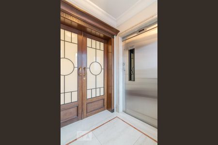 Apartamento à venda com 450m², 5 quartos e 4 vagasElevador Social Privativo