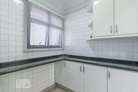 Apartamento à venda com 450m², 5 quartos e 4 vagasDespensa