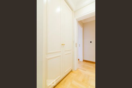 Apartamento à venda com 450m², 5 quartos e 4 vagasCloset da Suite 2