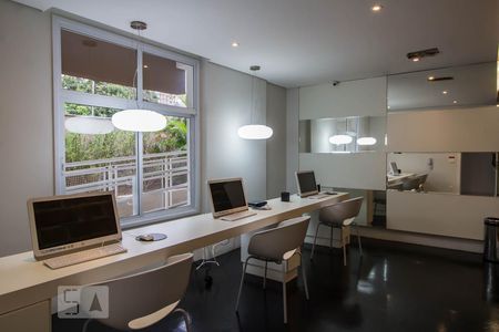 Apartamento à venda com 72m², 2 quartos e 1 vaga Apartamento à venda com 72m², 2 quartos e 1 vagaSala de internet