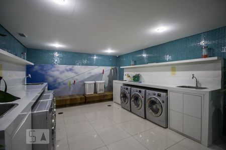 Apartamento à venda com 72m², 2 quartos e 1 vaga Apartamento à venda com 72m², 2 quartos e 1 vagaLavanderia coletiva