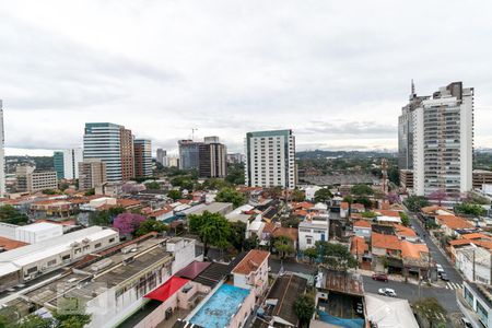 Apartamento à venda com 72m², 2 quartos e 1 vaga Apartamento à venda com 72m², 2 quartos e 1 vagaVista da varanda e da suíte