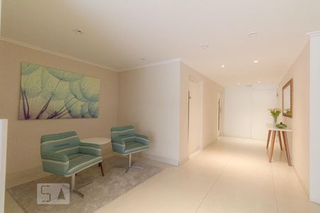 Apartamento à venda com 80m², 3 quartos e 1 vaga Apartamento à venda com 80m², 3 quartos e 1 vagaHall social