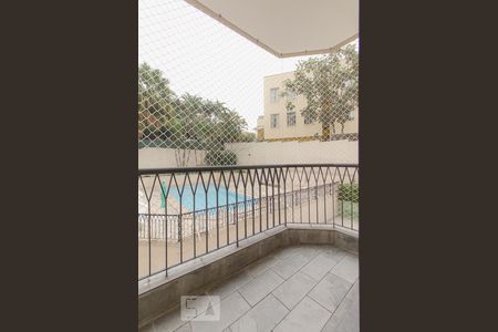 Apartamento à venda com 80m², 3 quartos e 1 vaga Apartamento à venda com 80m², 3 quartos e 1 vagaVaranda