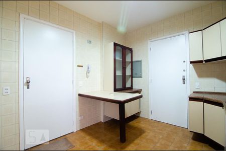 Apartamento para alugar com 100m², 3 quartos e 2 vagasCozinha