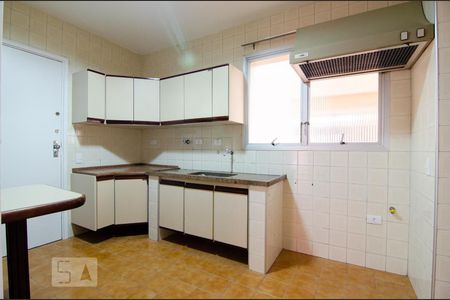 Apartamento para alugar com 100m², 3 quartos e 2 vagasCozinha