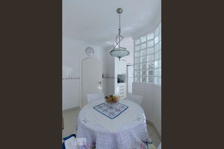 Casa à venda com 577m², 5 quartos e 7 vagasCozinha