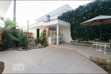 Casa à venda com 577m², 5 quartos e 7 vagasChurrasqueira