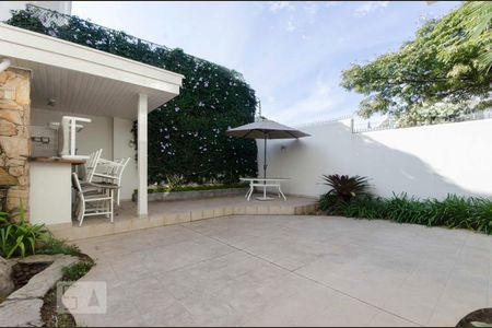 Casa à venda com 577m², 5 quartos e 7 vagasChurrasqueira