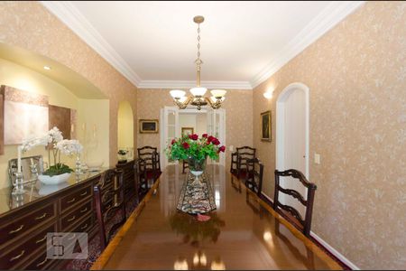 Casa à venda com 577m², 5 quartos e 7 vagasSala 2