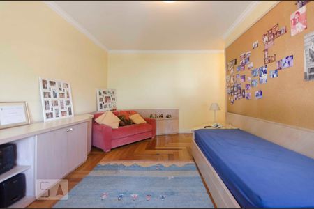 Casa à venda com 577m², 5 quartos e 7 vagasSuíte 2