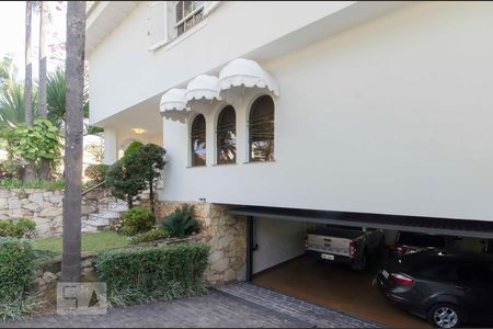 Casa à venda com 577m², 5 quartos e 7 vagasGaragem