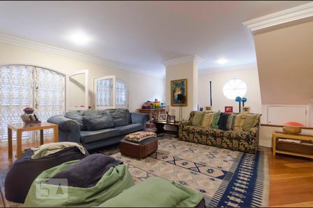 Casa à venda com 577m², 5 quartos e 7 vagasSala piso inferior