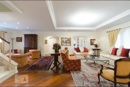 Casa à venda com 577m², 5 quartos e 7 vagasSala