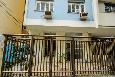 Apartamento para alugar com 52m², 2 quartos e sem vagaFachada