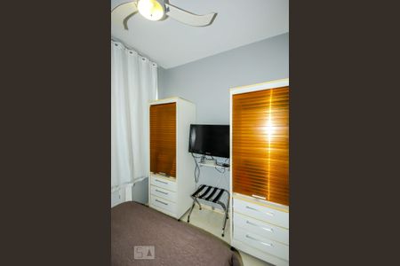 Quarto 1 de apartamento para alugar com 2 quartos, 52m² em Copacabana, Rio de Janeiro