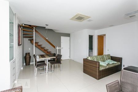 Apartamento à venda com 125m², 2 quartos e 2 vagasSala