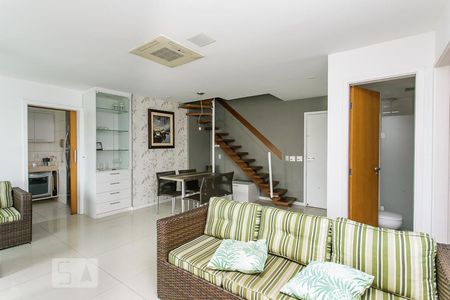 Apartamento à venda com 125m², 2 quartos e 2 vagasSala