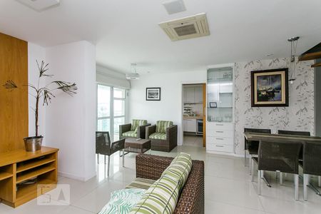 Apartamento à venda com 125m², 2 quartos e 2 vagasSala