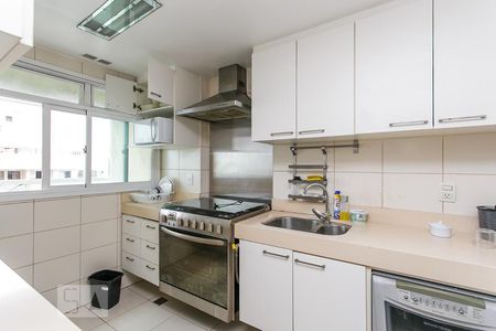 Apartamento à venda com 125m², 2 quartos e 2 vagasCozinha