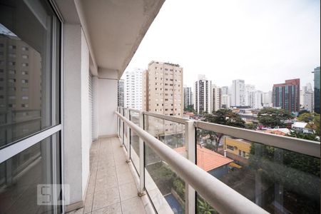 Varanda de kitnet/studio para alugar com 1 quarto, 46m² em Indianópolis, São Paulo