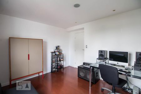 Quarto 2 de apartamento para alugar com 3 quartos, 130m² em Sumaré, São Paulo