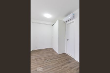 Sala-Quarto de kitnet/studio à venda com 1 quarto, 33m² em Brooklin Paulista, São Paulo
