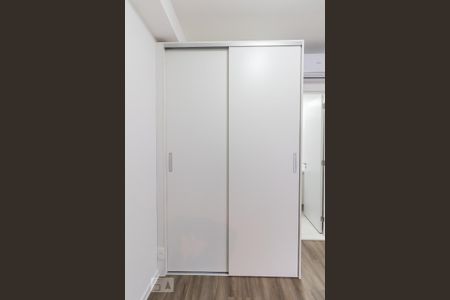 Sala-Quarto de kitnet/studio à venda com 1 quarto, 33m² em Brooklin Paulista, São Paulo