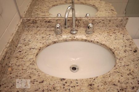 Apartamento para alugar com 55m², 2 quartos e 2 vagasBanheiro