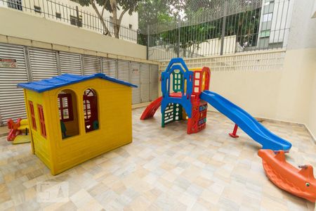Apartamento à venda com 96m², 3 quartos e 1 vaga Apartamento à venda com 96m², 3 quartos e 1 vagaPlayground
