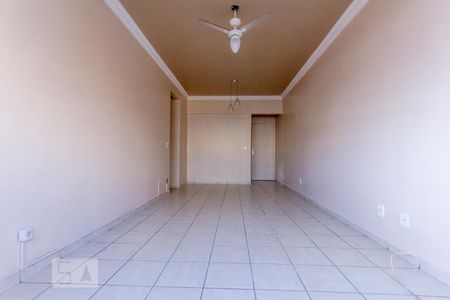 Sala de apartamento para alugar com 3 quartos, 74m² em Setor Bela Vista, Goiânia