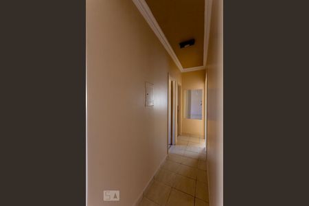 Corredor  de apartamento para alugar com 3 quartos, 74m² em Setor Bela Vista, Goiânia