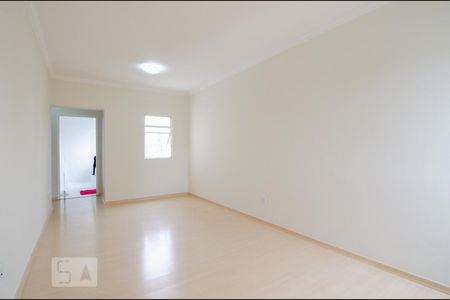 Sala de kitnet/studio para alugar com 1 quarto, 47m² em Centro, Campinas