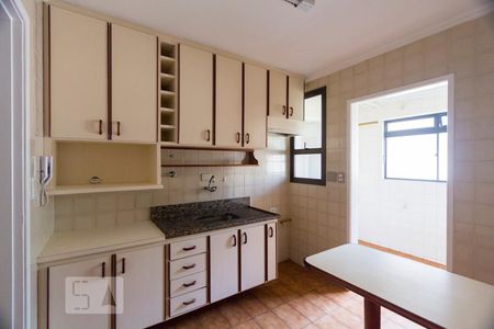 Apartamento à venda com 80m², 3 quartos e 1 vagaCOZINHA