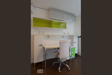 Apartamento para alugar com 50m², 1 quarto e 1 vaga2o. Andar - Suíte (Armários)