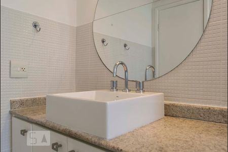 Apartamento para alugar com 50m², 1 quarto e 1 vaga2o. Andar - Suíte/ Banheiro (Torneira)