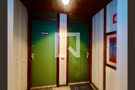 Apartamento à venda com 70m², 1 quarto e 1 vagaHall