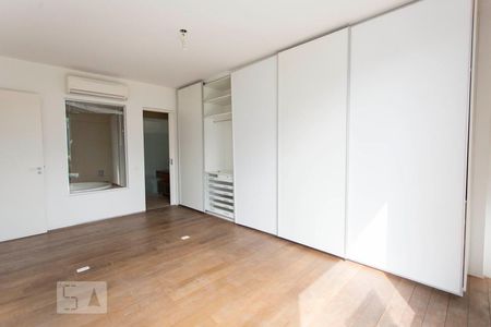 Apartamento para alugar com 160m², 3 quartos e 1 vagaSuíte principal com banheiro ao fundo