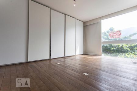 Suíte principal com armário embutido de apartamento para alugar com 3 quartos, 160m² em Lagoa, Rio de Janeiro